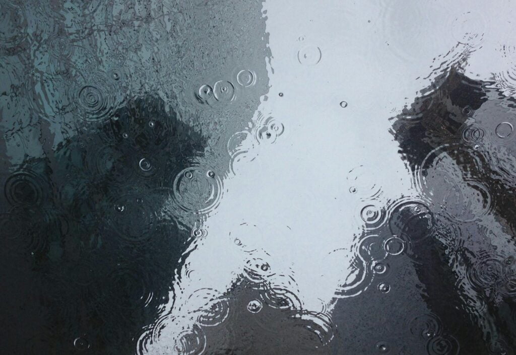 Significado de sonhar com uma chuva